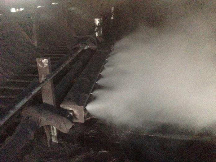 Ultrasonic atomizing nozzle used for industrial humidification